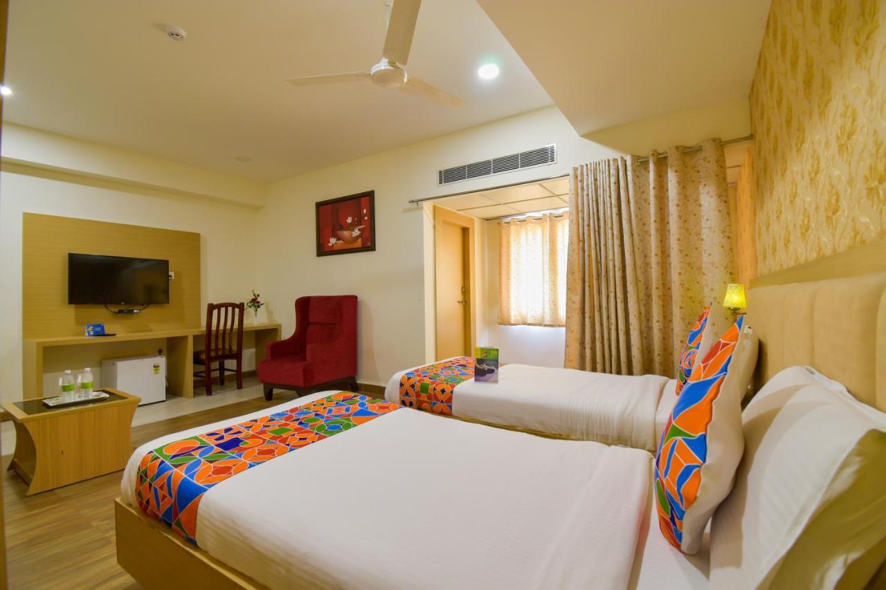 היידראבד Hotel Raintr33 מראה חיצוני תמונה