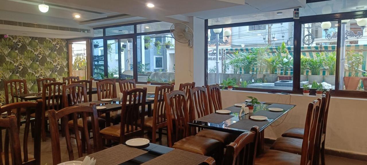 היידראבד Hotel Raintr33 מראה חיצוני תמונה